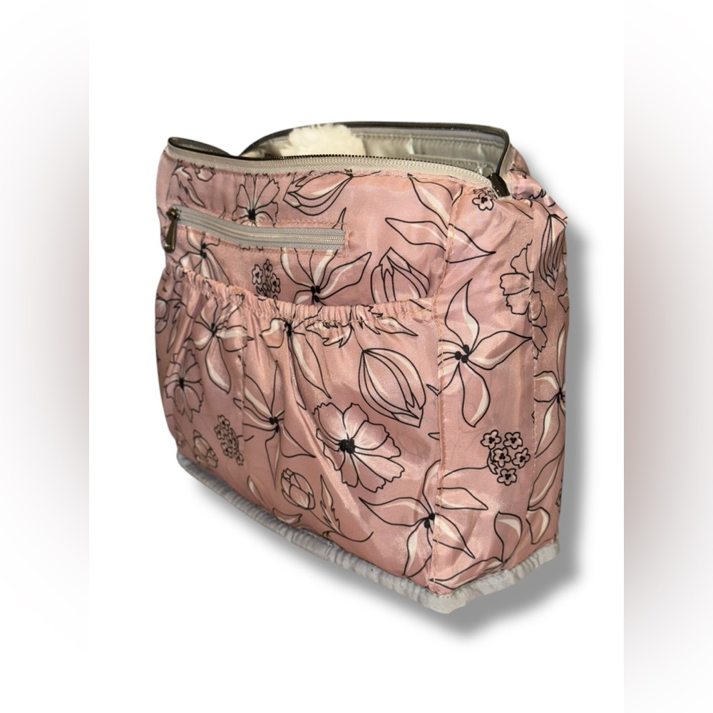 🤍Lug Flare 2 Crossbody bag with 2 straps Silver Quilted RFID - Picture 14 of 15